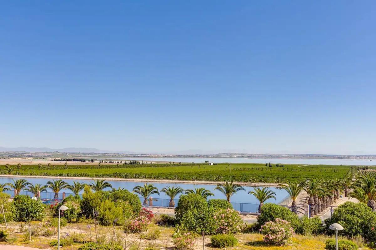 Beautiful Condo In Laguna Beach Resort Overlooking Laguna Rosa In Torrevieja With 2 Bedrooms And 2 Bathrooms Exterior photo
